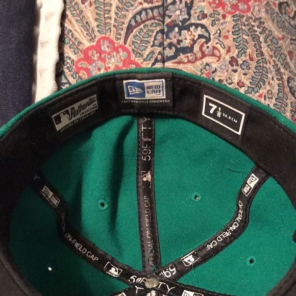 Green St.Patrick’s Day Boston Red Sox hat. 7&1/8 - Picture 3 of 4